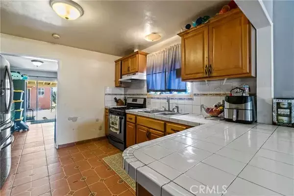 Hawthorne, CA 90250,4930 W 142nd Street