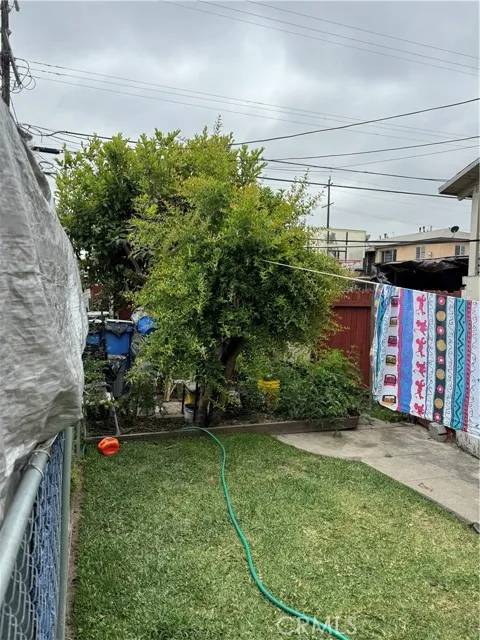 Los Angeles, CA 90011,1344 E 43rd Place