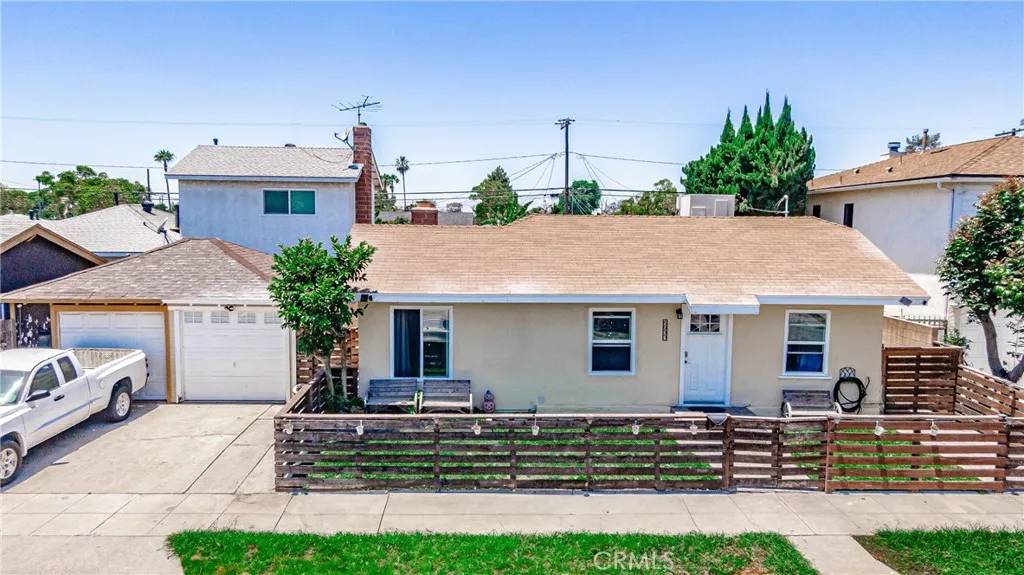 5933 John Avenue, Long Beach, CA 90805