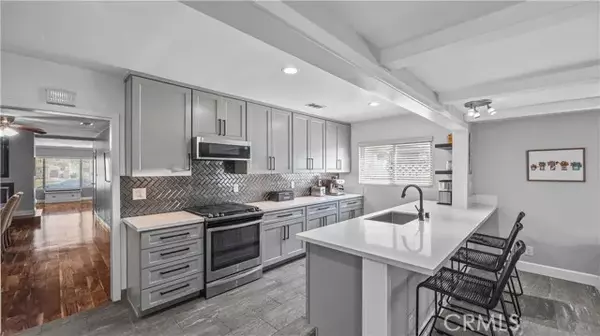 Lakewood, CA 90712,2902 Candlewood Street