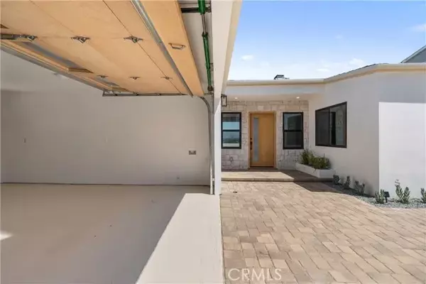 Baldwin Hills, CA 90008,5751 Aladdin Street