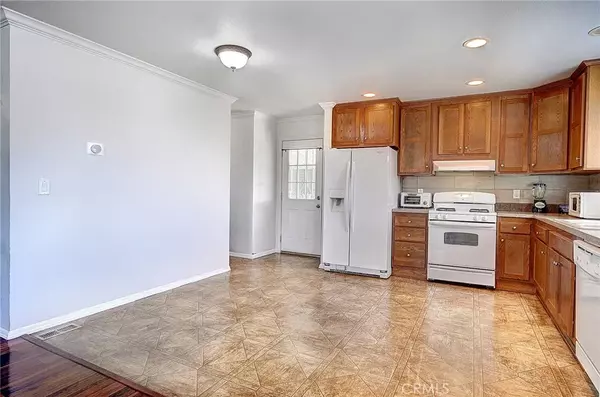 Montclair, CA 91763,11250 Ramona #306
