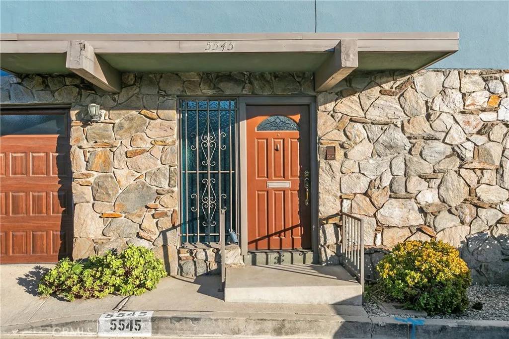 Los Angeles, CA 90068,5545 Tuxedo