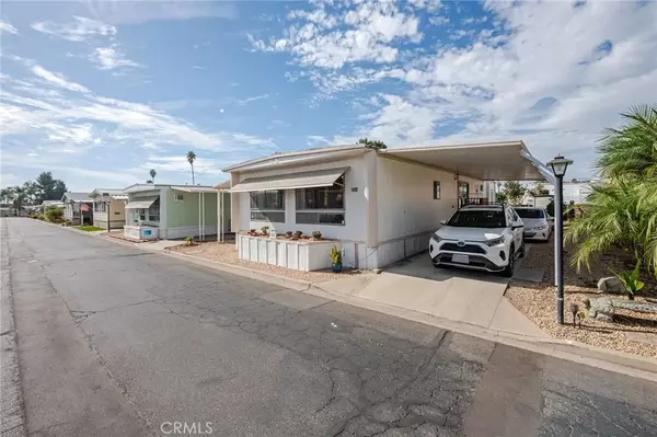 La Verne, CA 91750,2755 Arrow #142