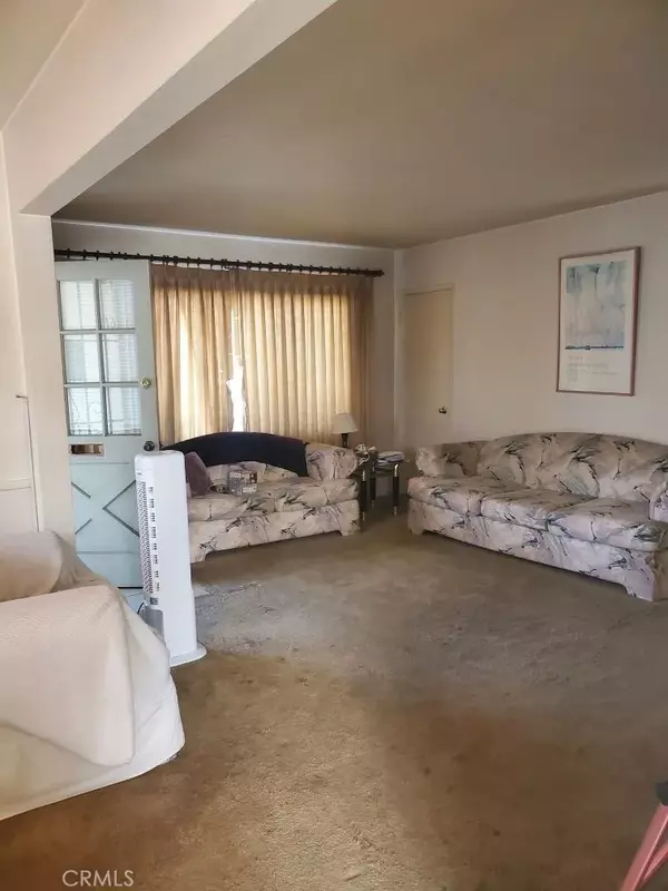 Lakewood, CA 90712,2612 Denmead Street