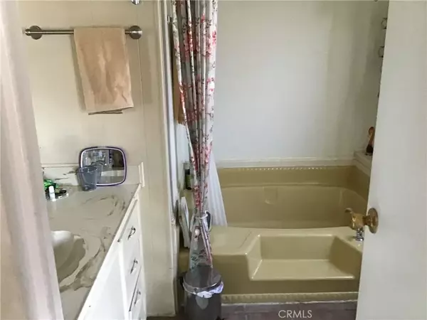 Ontario, CA 91761,1855 E Riverside #293