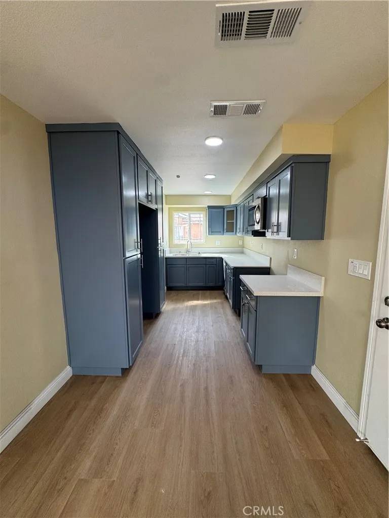 Compton, CA 90221,4337 E Palmerstone Street
