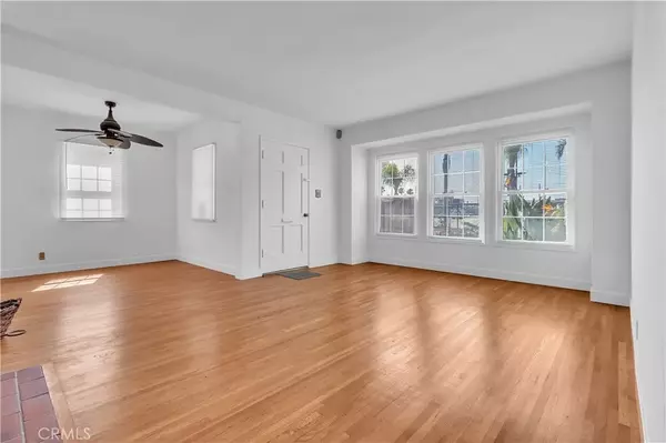 Hawthorne, CA 90250,4827 West Broadway