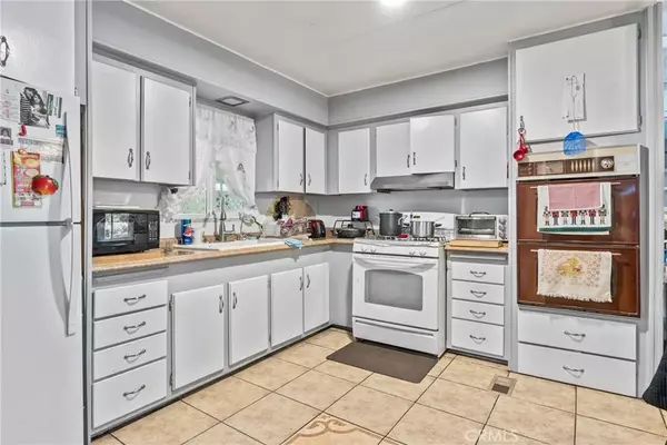 San Bernardino, CA 92410,2160 W Rialto #122