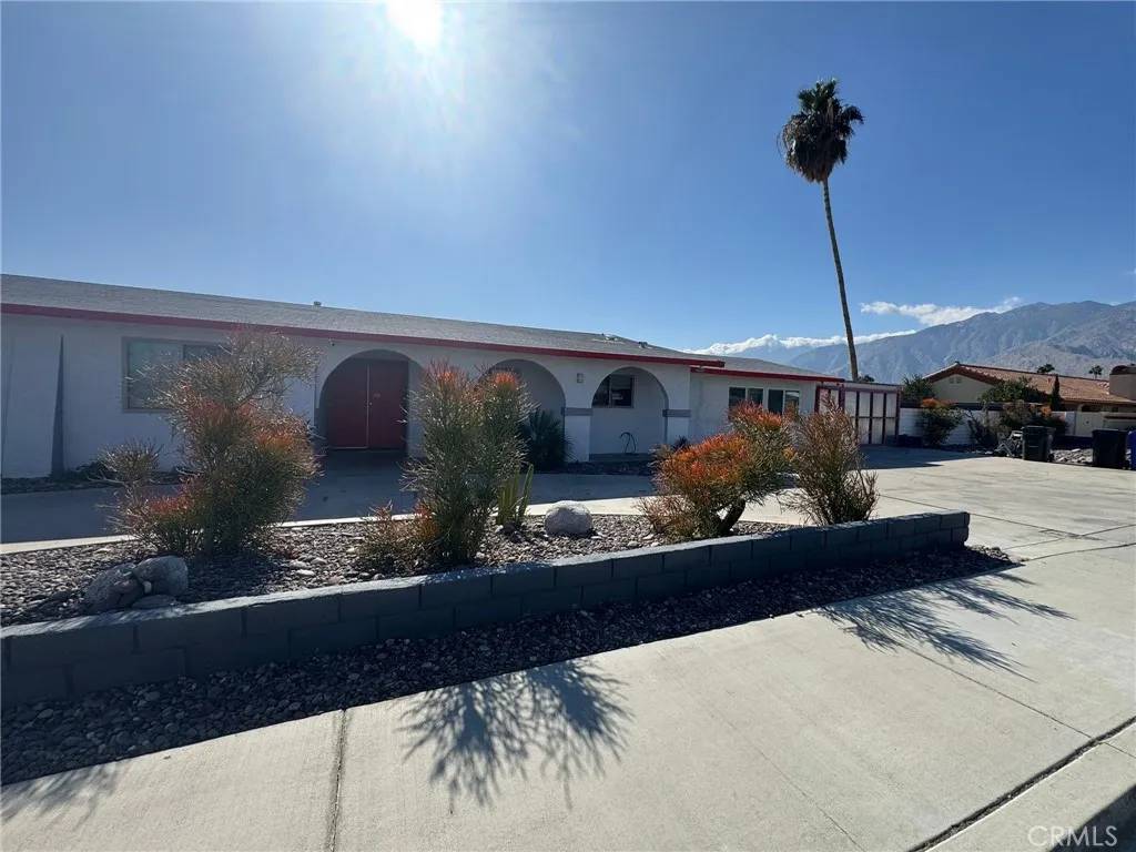 4011 E Camino San Simeon, Palm Springs, CA 92264