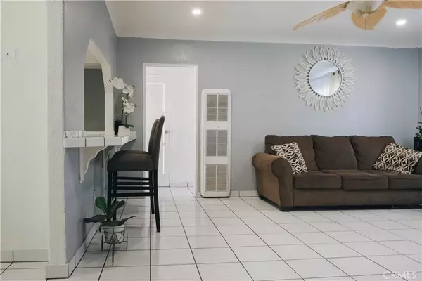 South Gate, CA 90280,8945 San Antonio Avenue