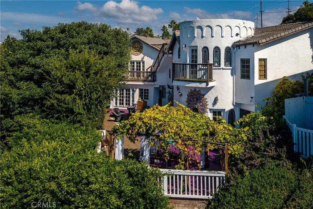 Solana Beach, CA 92075,915 Highland Drive