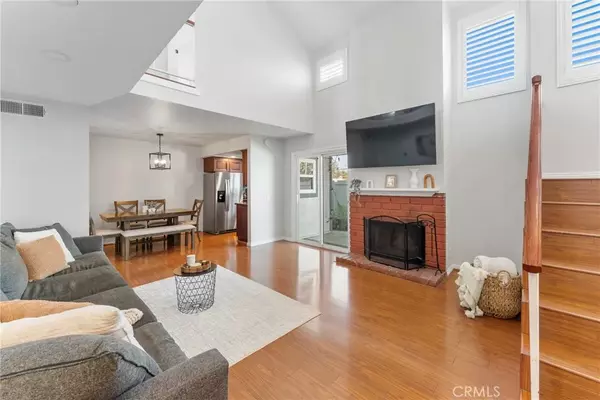 1633 Bridgeport #9, West Covina, CA 91791