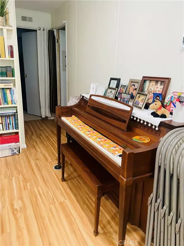 Anaheim, CA 92801,1919 West Coronet ave #203