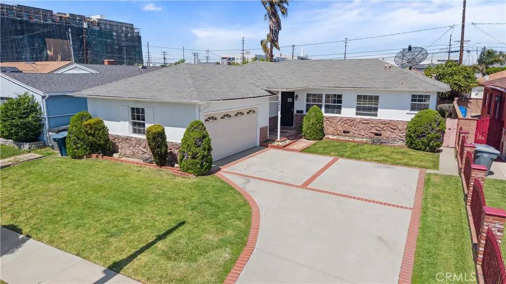 Gardena, CA 90249,2915 W 129th Place