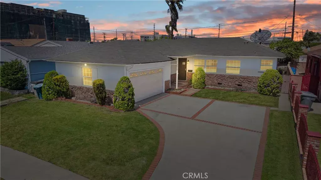 Gardena, CA 90249,2915 W 129th Place