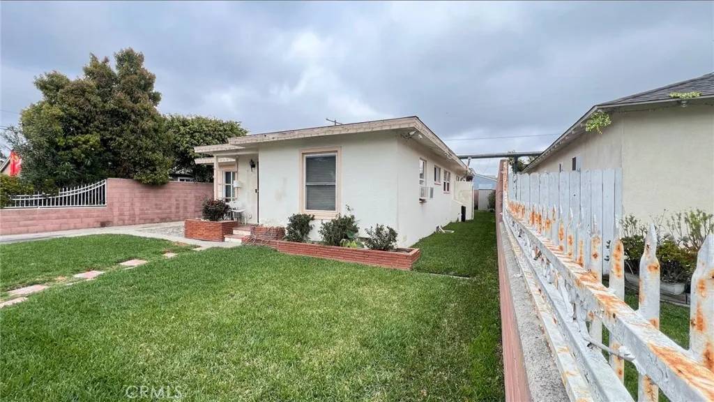 6700 Gale Avenue, Long Beach, CA 90805