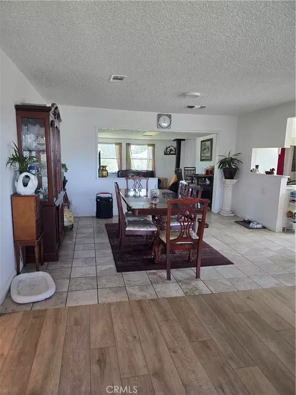 Rialto, CA 92376,1861 N Lilac Avenue