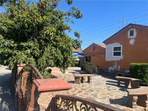 Compton, CA 90221,3704 E Iva Street