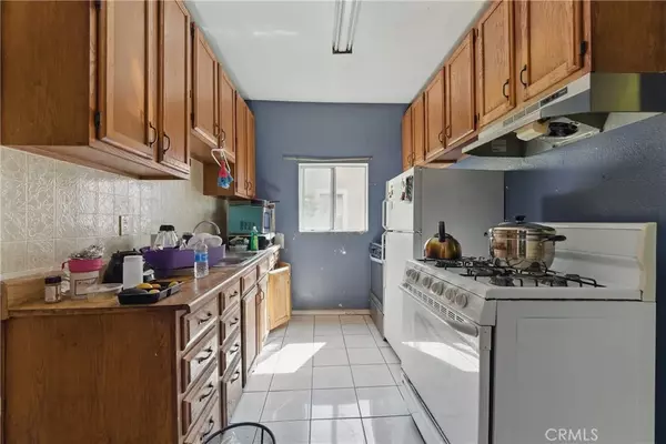 Los Angeles, CA 90011,1139 E 43rd Street