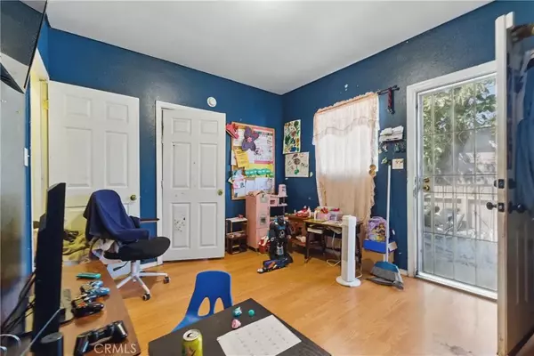 Los Angeles, CA 90011,1139 E 43rd Street
