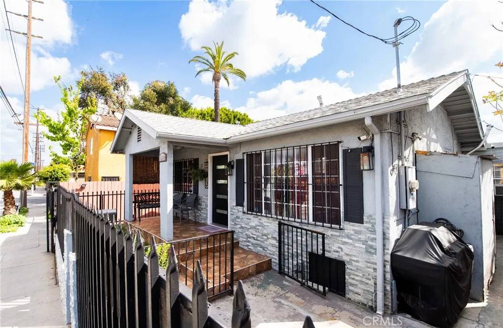 5608 Hooper Avenue, Los Angeles, CA 90011