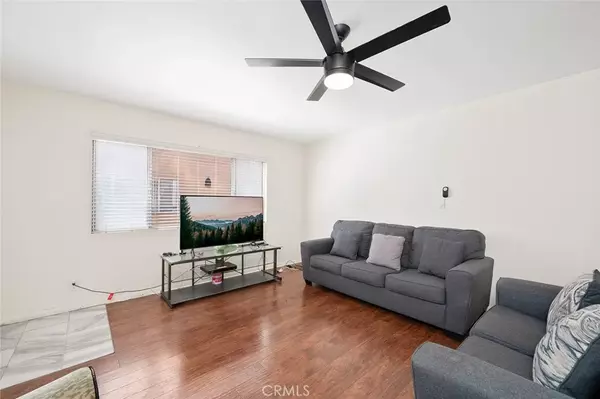 Inglewood, CA 90302,933 N Cedar Street #6