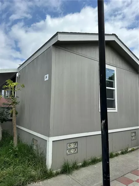 12265 Woodruff #26, Downey, CA 90241