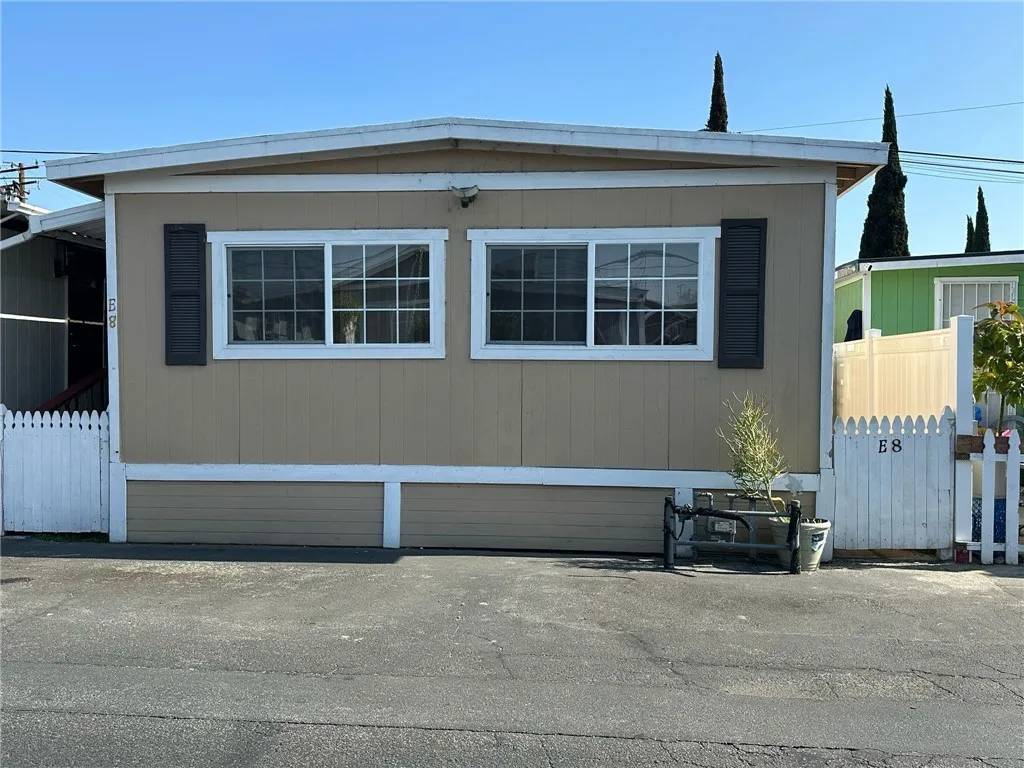 15325 Orange Ave #E8, Paramount, CA 90723