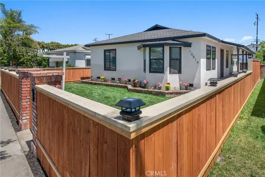 10814 Saint James, South Gate, CA 90280