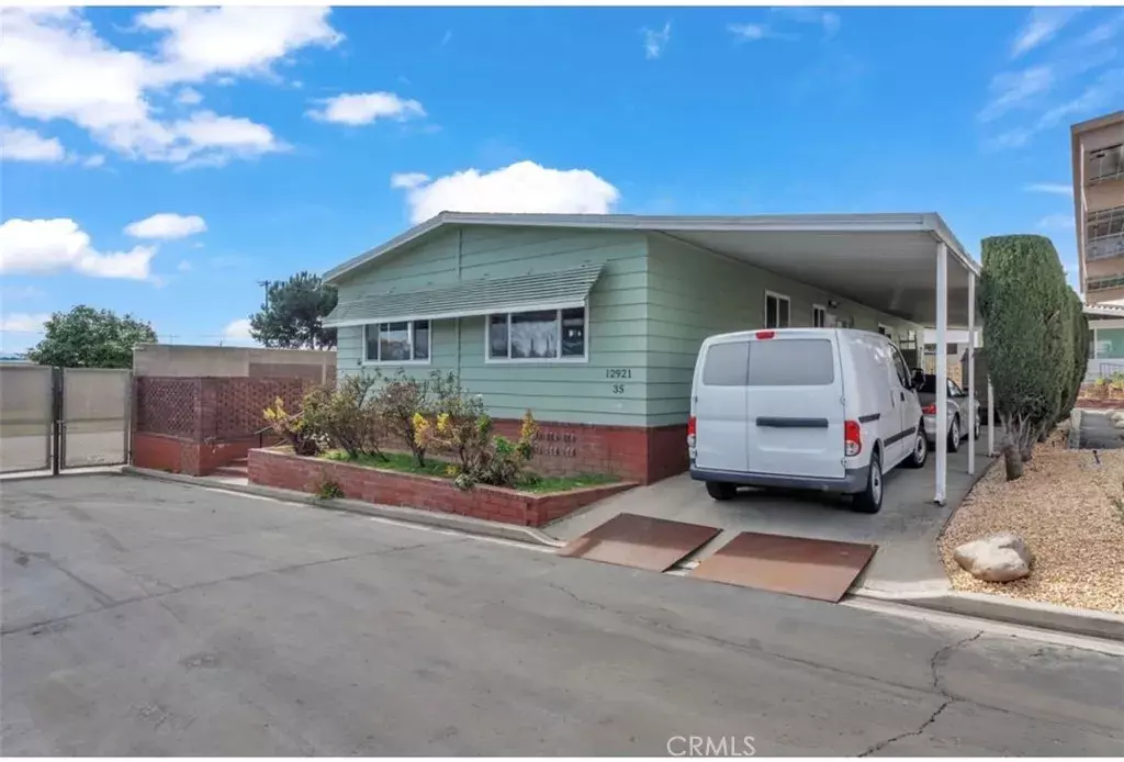 La Mirada, CA 90638,12921 Lake forest #35