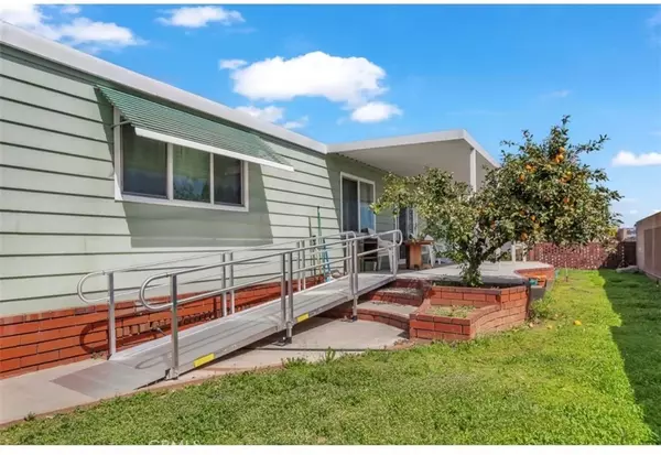 La Mirada, CA 90638,12921 Lake forest #35