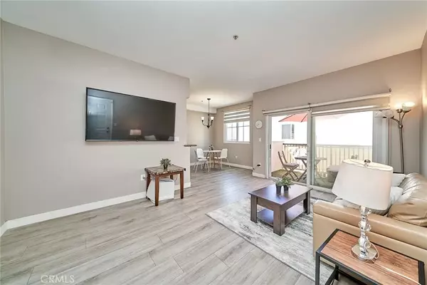 Burbank, CA 91502,300 E Providencia Avenue #211