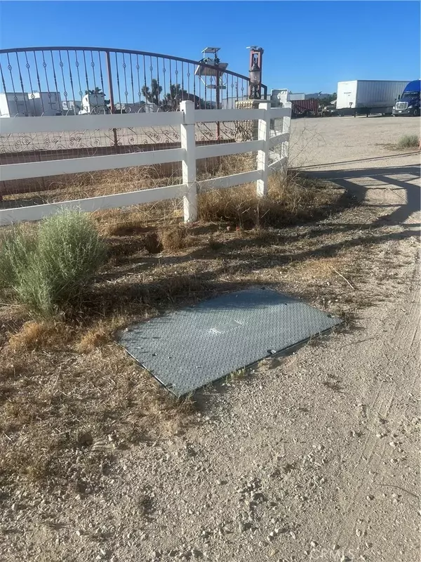 Oak Hills, CA 92344,11971 Mission