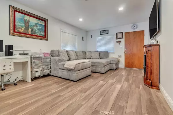 Los Angeles, CA 90022,746 School Avenue