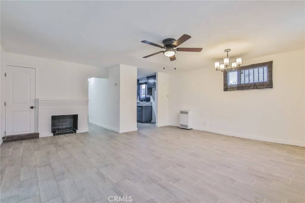 Los Angeles, CA 90037,5515 S Hoover Street