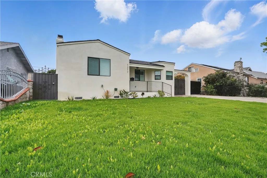 Los Angeles, CA 90044,1217 W 77th Street