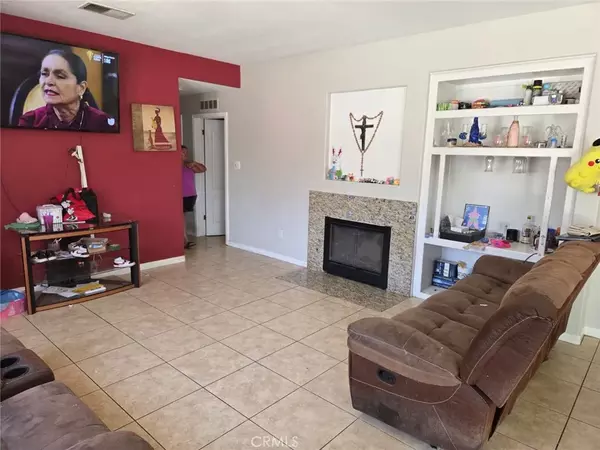 Bakersfield, CA 93313,5825 Sky Lakes Avenue