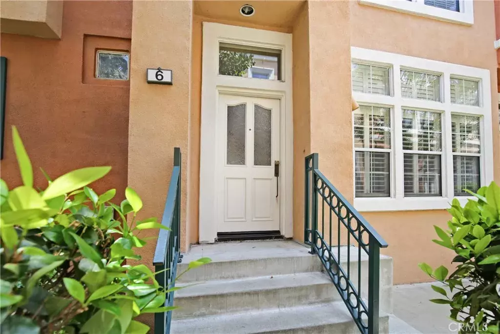 Irvine, CA 92606,6 Garzoni Aisle