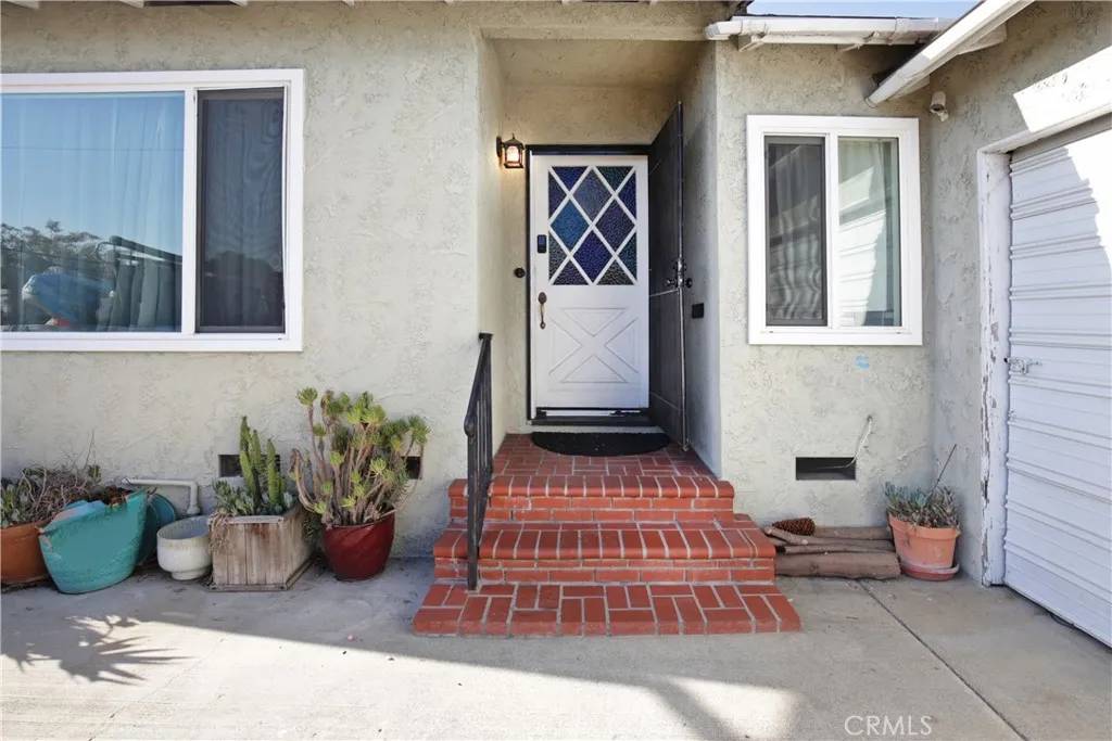 Downey, CA 90242,10253 Branscomb Street