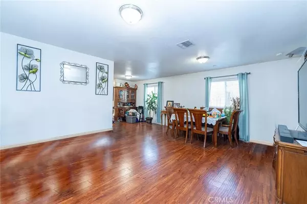 Los Angeles, CA 90001,8219 Crockett Boulevard