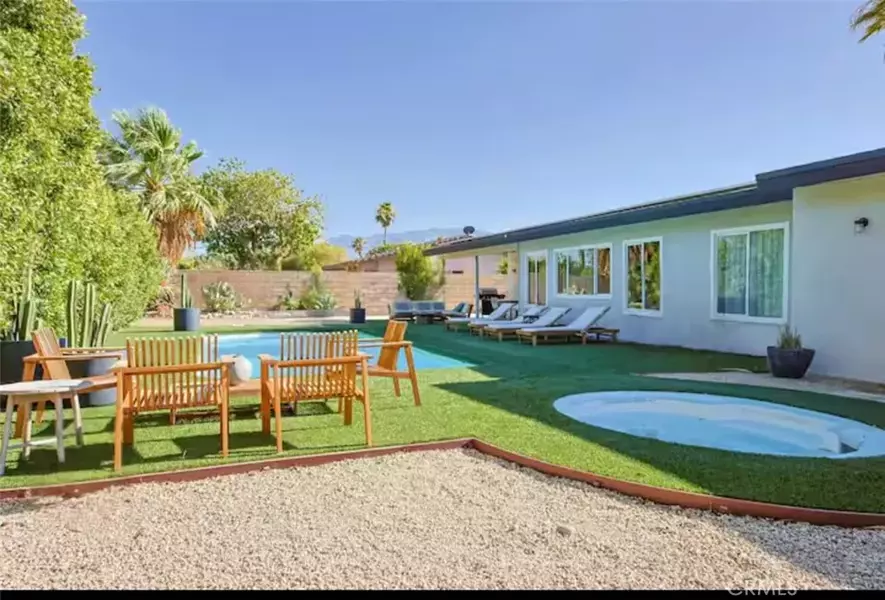 1874 N Los Alamos Road, Palm Springs, CA 92262