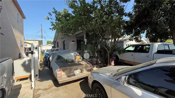 South Gate, CA 90280,10218 Virginia Avenue