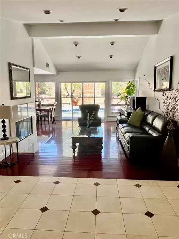 Northridge, CA 91324,10116 Viking Avenue