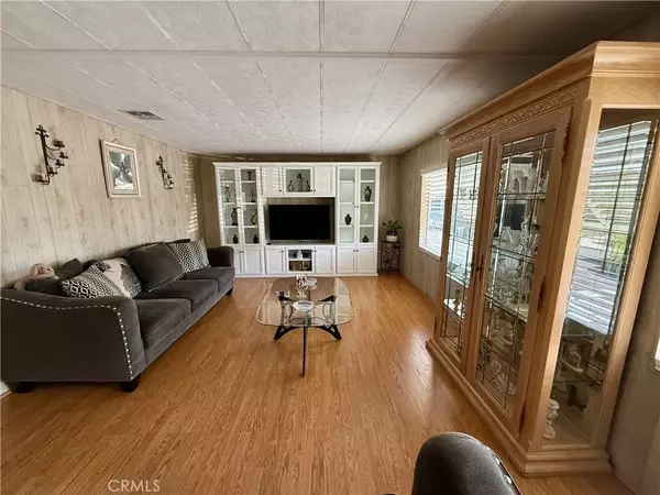 La Verne, CA 91750,2755 Arrow Hwy #111