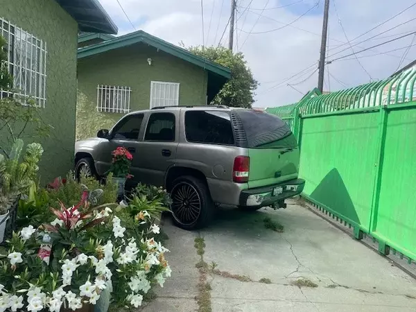 Los Angeles, CA 90001,1113 E 83rd Street