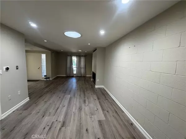 Newhall, CA 91321,18914 Circle Of The Oaks