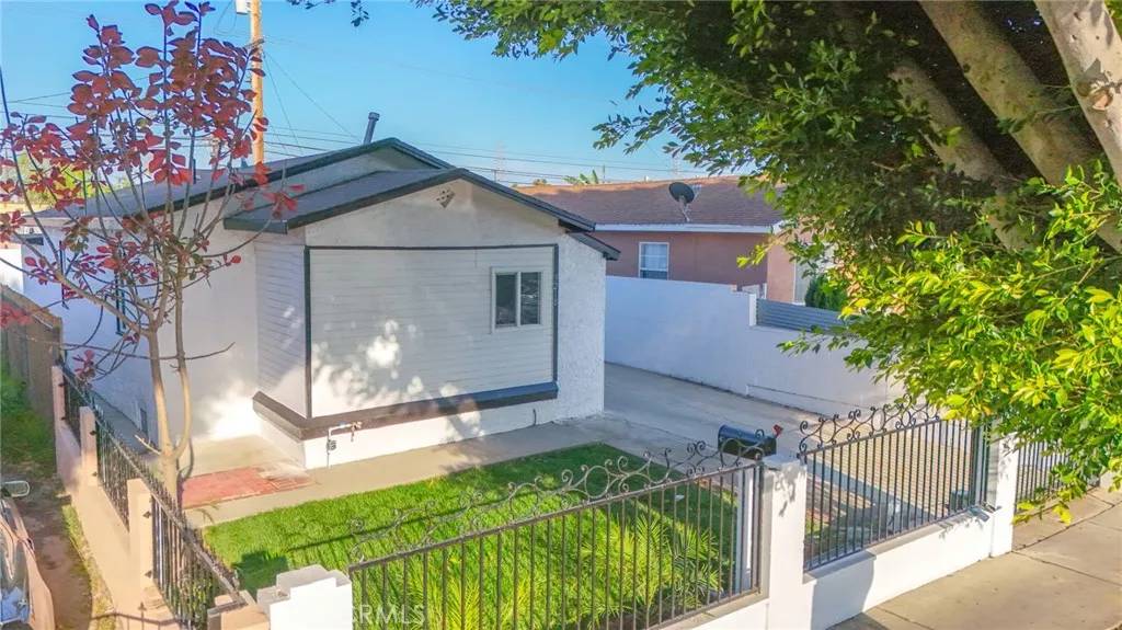 Los Angeles, CA 90002,9218 Hooper Avenue