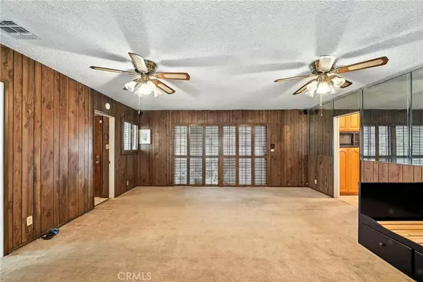 Compton, CA 90220,1612 W Poplar Street