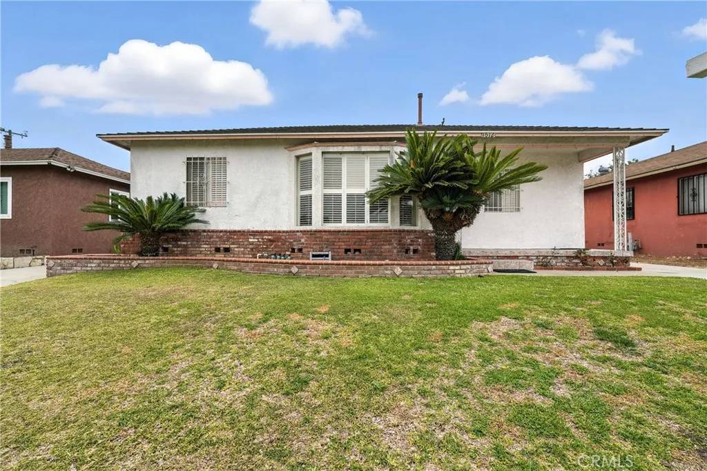 Compton, CA 90220,1612 W Poplar Street